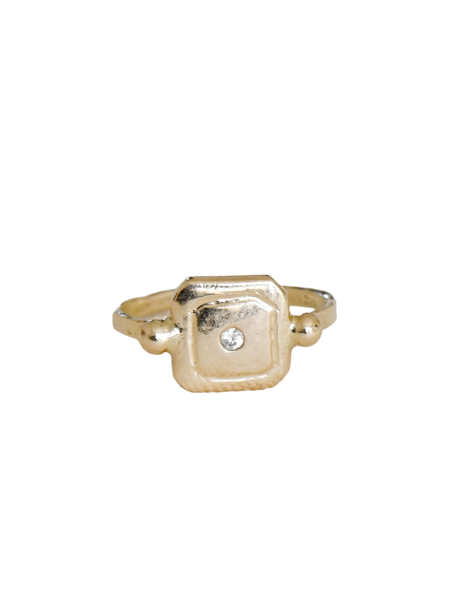 L'ancienne gold ring with diamonds